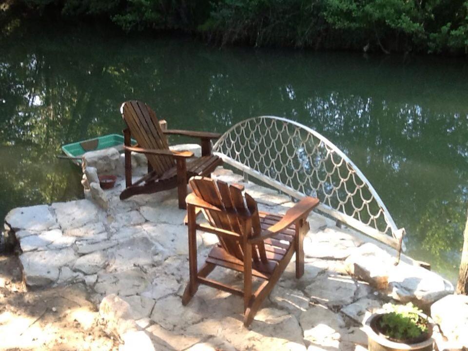 En Bord De Riviere Bed & Breakfast Casseneuil Exterior foto